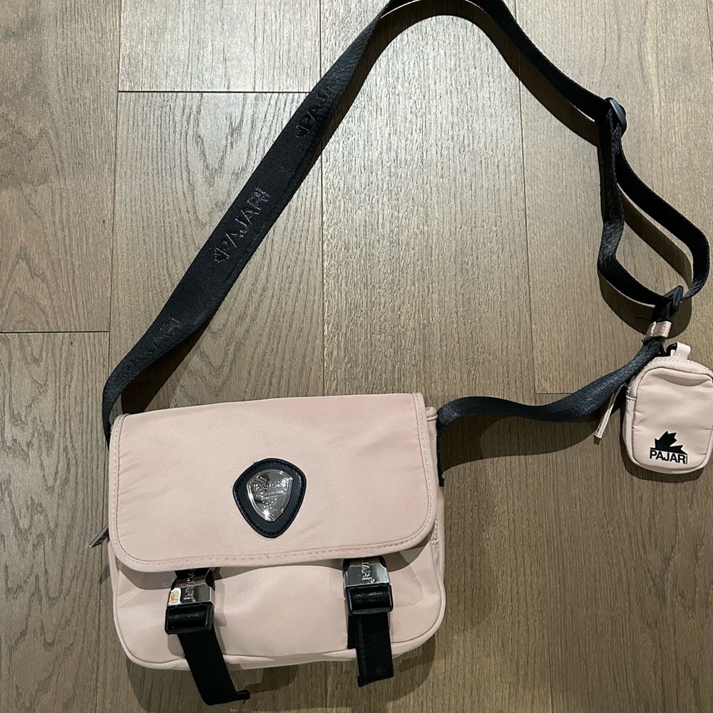 Pajar pink crossbody bag